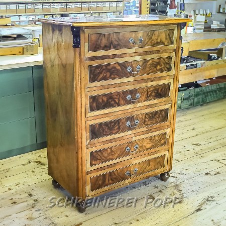 Restaurierung eine Kommode