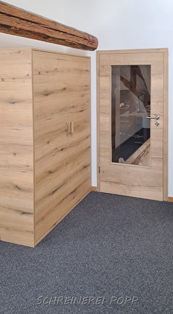 Büroausbau im Dachgeschoss Eingangstür Büroausbau im Dachgeschoss Eingangstür