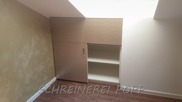 Dachnischenschrank Leguan-Gold offen Dachnischenschrank Leguan-Gold offen