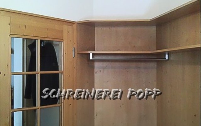 Garderobe ums Eck Detailansicht Garderobe ums Eck Detailansicht
