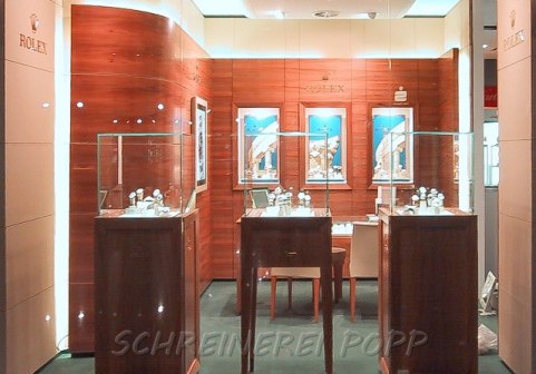 Präsentationsstelen aus Platane - Ladeneinrichtung Präsentationsstelen aus Platane - Ladeneinrichtung