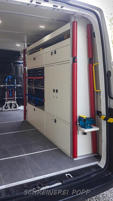 MAN Transporterausbau für Handwerker mit Haltestangen und Schienensystem zur Transportgutsicherung MAN Transporterausbau für Handwerker