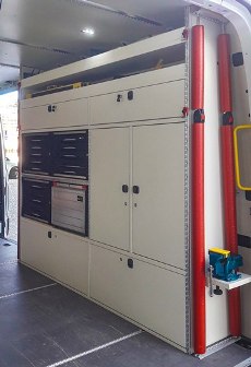 MAN Fahrzeugeinrichtung - Transporterausbau und Autoregale MAN Fahrzeugeinrichtung - Transporterausbau und Autoregale