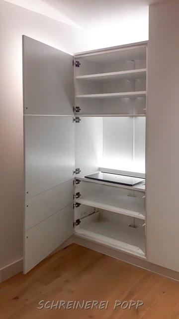 Nischenfernsehschrank geöffnet Nischenfernsehschrank geöffnet