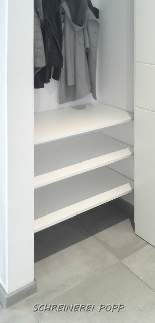 Nischenschrank Garderobe mit Falttür Nischenschrank Garderobe mit Falttür