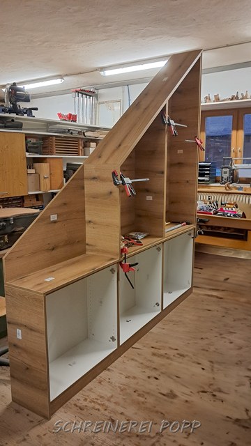 Schrank für Dachschräge in Arbeit Schrank für Dachschräge in Arbeit