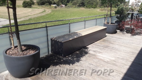 Terrassentruhenbank - Außenbau Terrassentruhenbank - Außenbau