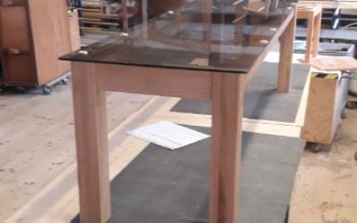 LCD- Monitortisch